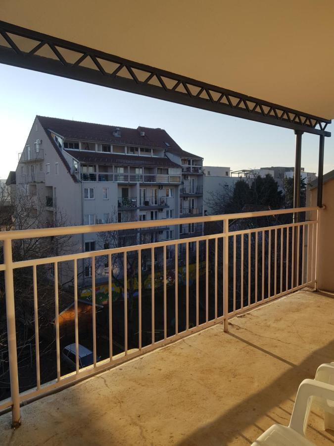 Rajiceva 5- Apartman Sa Prostranom Terasom I Garaznim Mestom 克拉古耶瓦茨 外观 照片