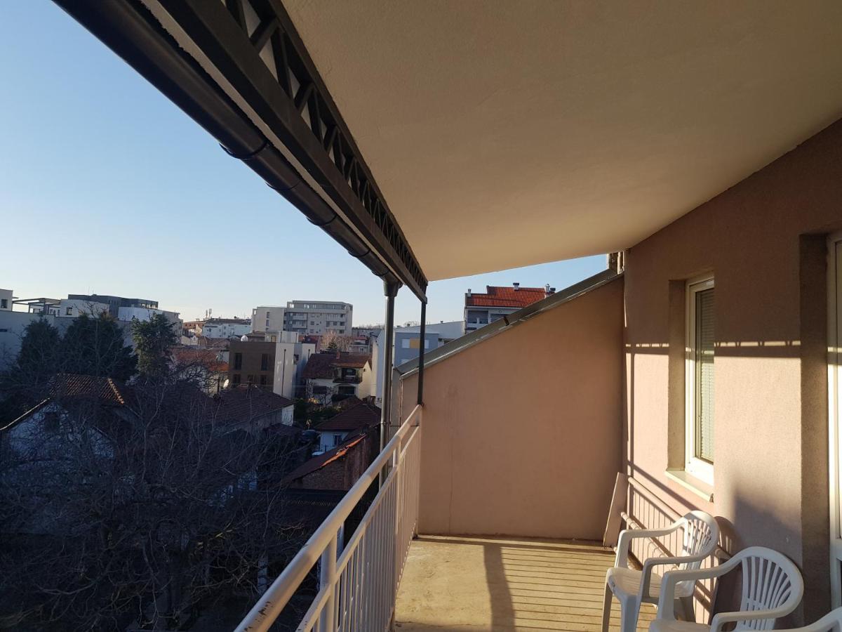 Rajiceva 5- Apartman Sa Prostranom Terasom I Garaznim Mestom 克拉古耶瓦茨 外观 照片
