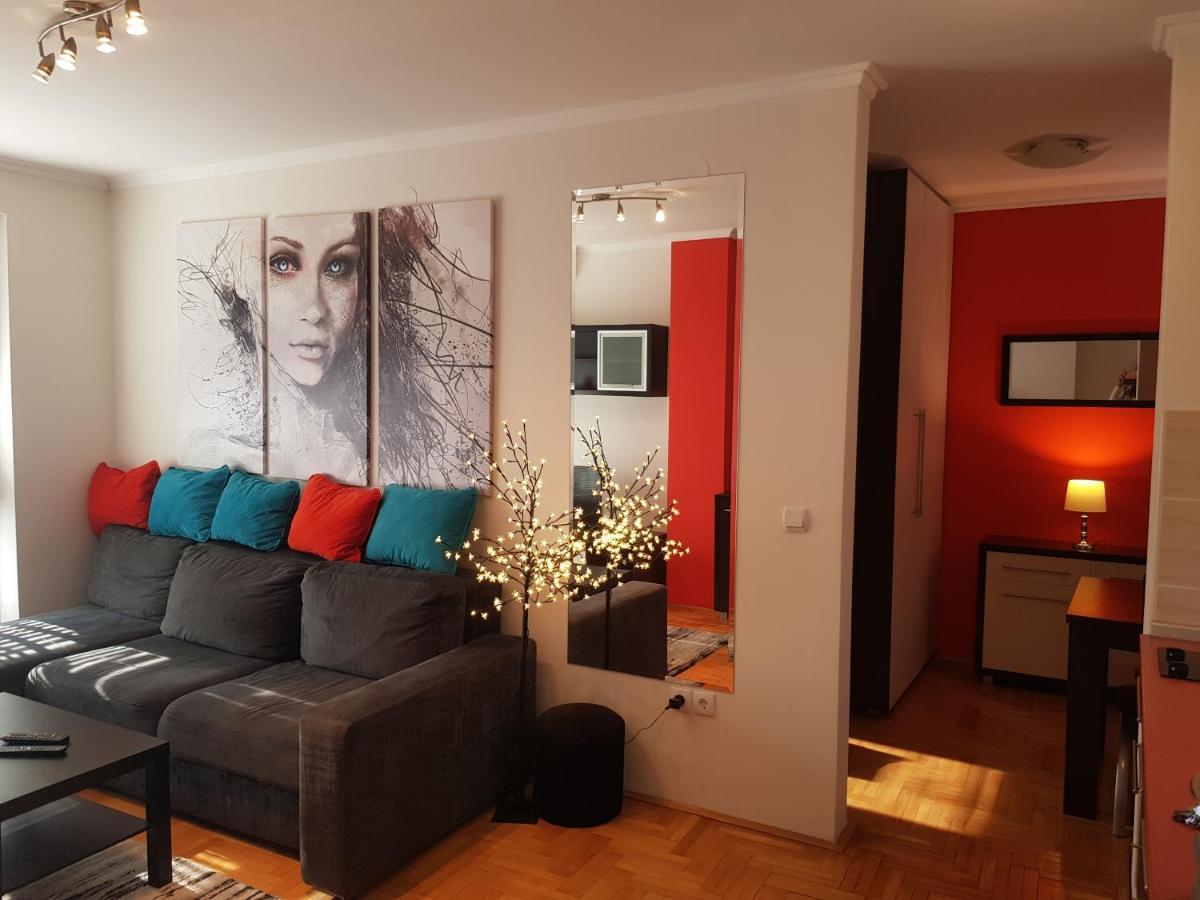 Rajiceva 5- Apartman Sa Prostranom Terasom I Garaznim Mestom 克拉古耶瓦茨 外观 照片