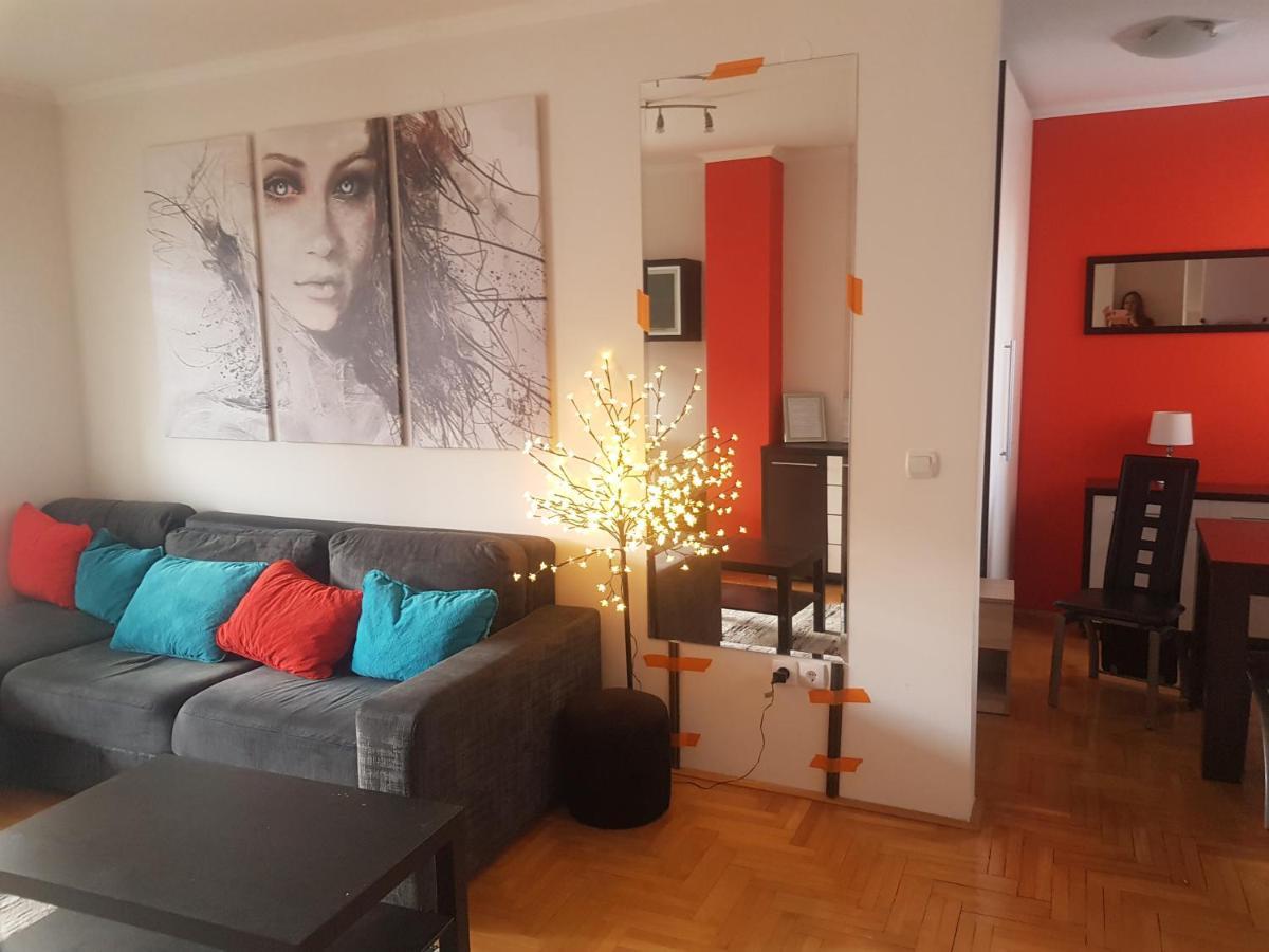 Rajiceva 5- Apartman Sa Prostranom Terasom I Garaznim Mestom 克拉古耶瓦茨 外观 照片